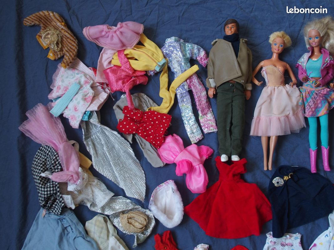 SUPERBE LOT VETEMENTS pour poupees ancienne !ACHETER