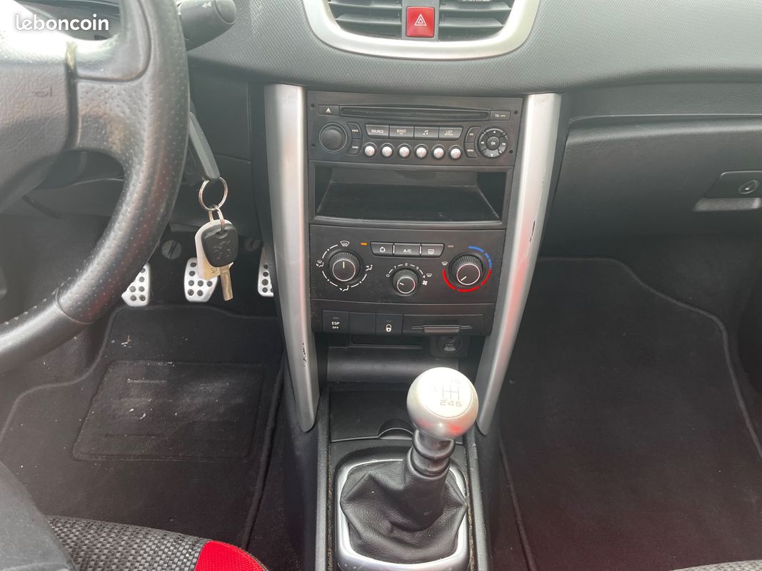 Peugeot 207 cc 1.6 hdi 110 serie-64 (image 13)