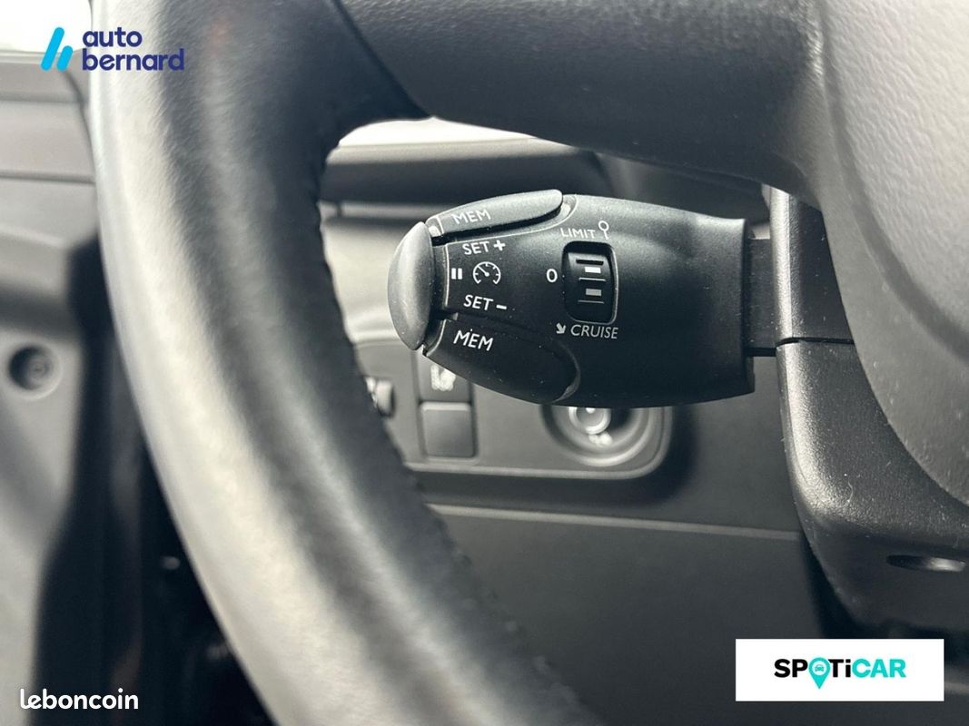 Citroen C3 1.2 PureTech 110ch S&S Shine EAT6 (image 18)