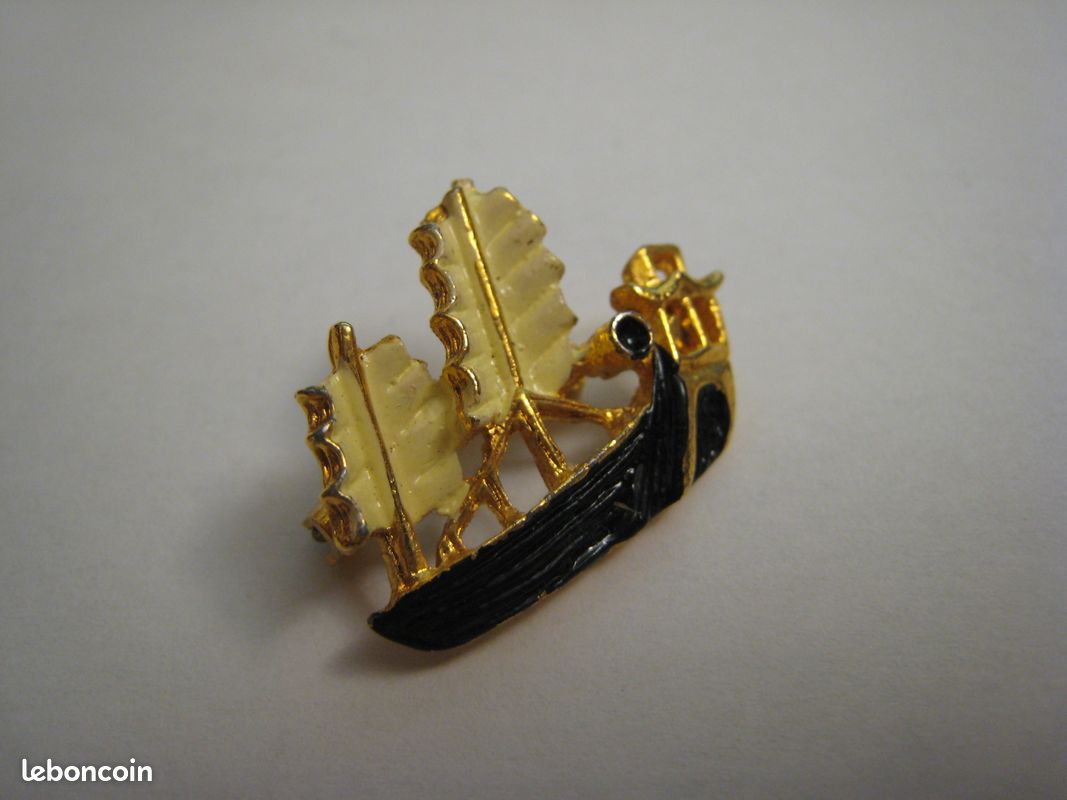 Broche émaillée Vintage En Forme De Bateau - Occasion à Vérifier En Photo