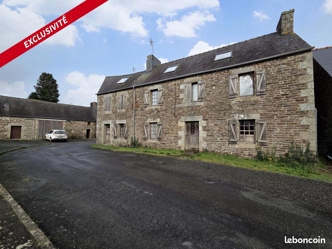 Maison 5 pièces 135 m² · à Pont-Melvez · 135 m² · 46 500 €