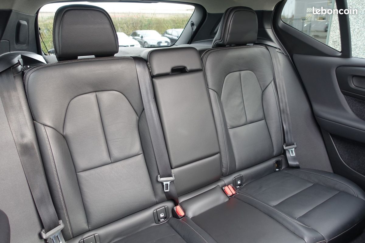 XC40 D3 2.0 Geartronic 150ch Momentum Cuir/Gps Europe/Caméra de recul/Full LED/Accès confort/Régulateur/Carplay/Hayon électrique/1*Main/Garantie 12 mois (image 7)