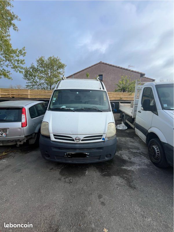 Nissan interstar 2.5 dci 120 ch 2010 (image 1)