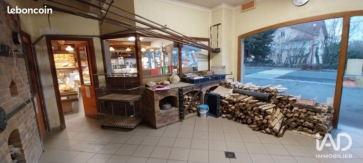 Boulangerie 280 m² LA GOUTELLE (image 2)