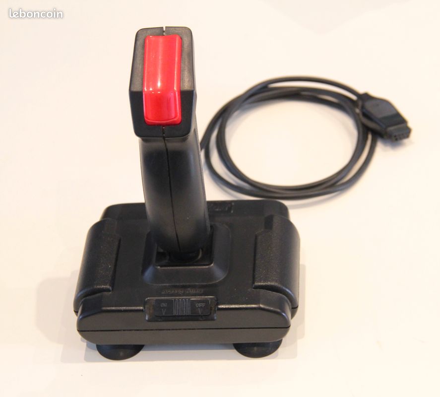 Joystick QUICKSHOT 318-102 - Pour Atari, Amiga, Falcon, Amstrad - Occasion Testé