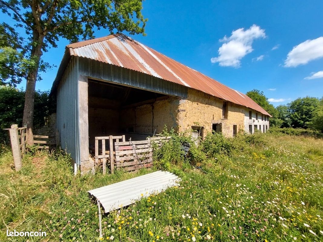 Maison 3 pièces 200 m² · à Moyon Villages · 200 m² · 45 000 €