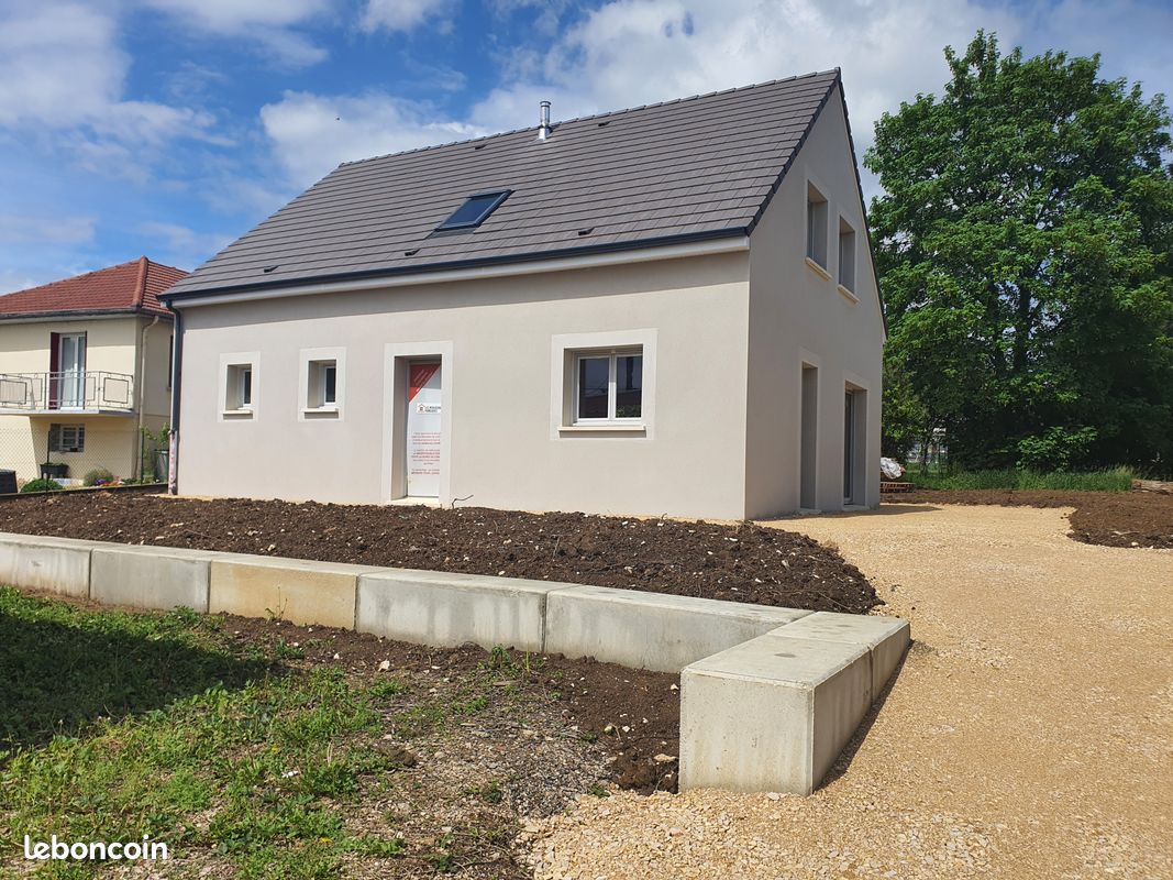 Maison 5 pièces 110 m² · à Morbier · 110 m² · 305 000 €