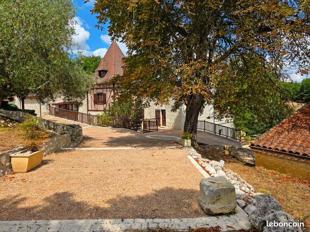 Maison 7 pièces 400 m²