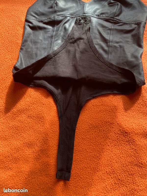 Body en similicuir (image 2)