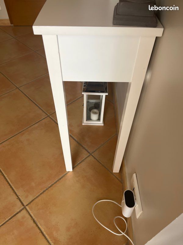 Console (image 2)