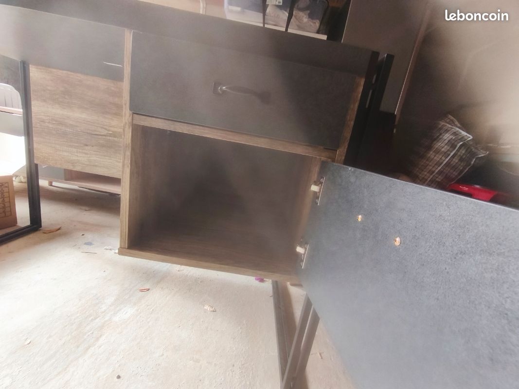 Bureau (image 2)