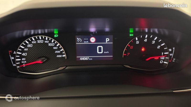 Peugeot 208 1.2 PureTech 100ch S&S Style EAT8 (image 10)