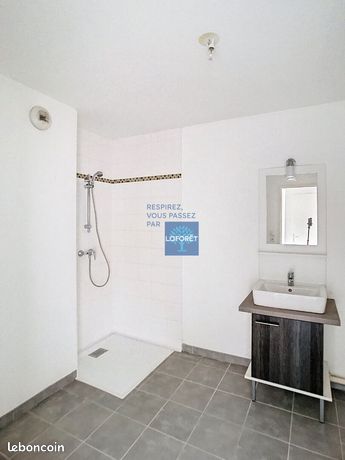 https://img.leboncoin.fr/api/v1/lbcpb1/images/aa/22/c0/aa22c0ea07332353a90288dd44881f4f8c484b5b.jpg?rule=ad-image