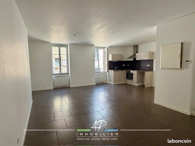 Appartement 4 pièces 85 m² · à Bèze · 85 m² · 750 €