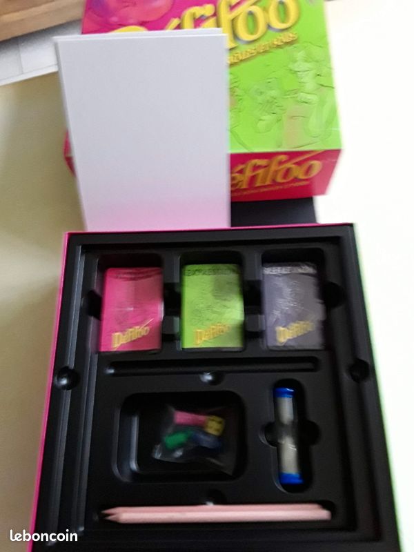 Jeu d’ambiance DÉFIFOO. Défis drôles et fous (image 1)