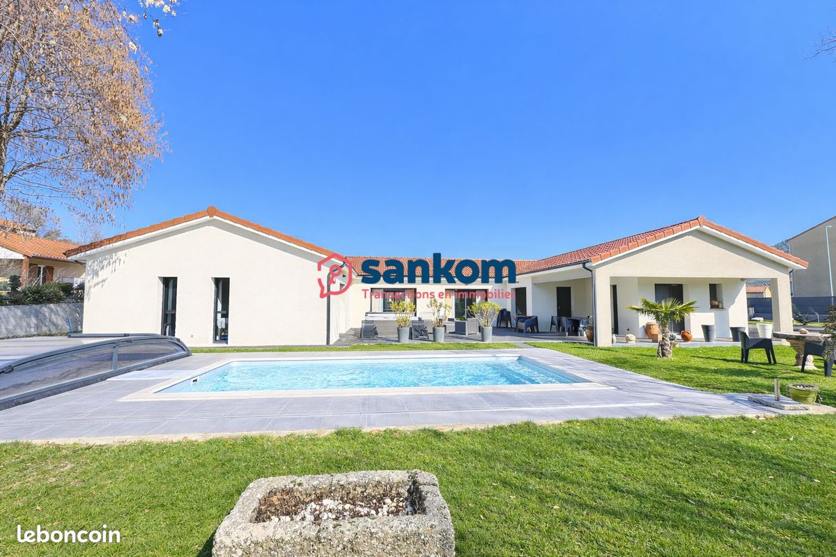 Maison 5 pièces 195 m² · à Coubon · 195 m² · 725 000 €