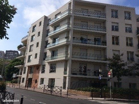 Appartement 1 pièce 25 m² · à Courbevoie · 25 m² · 910 €/mois