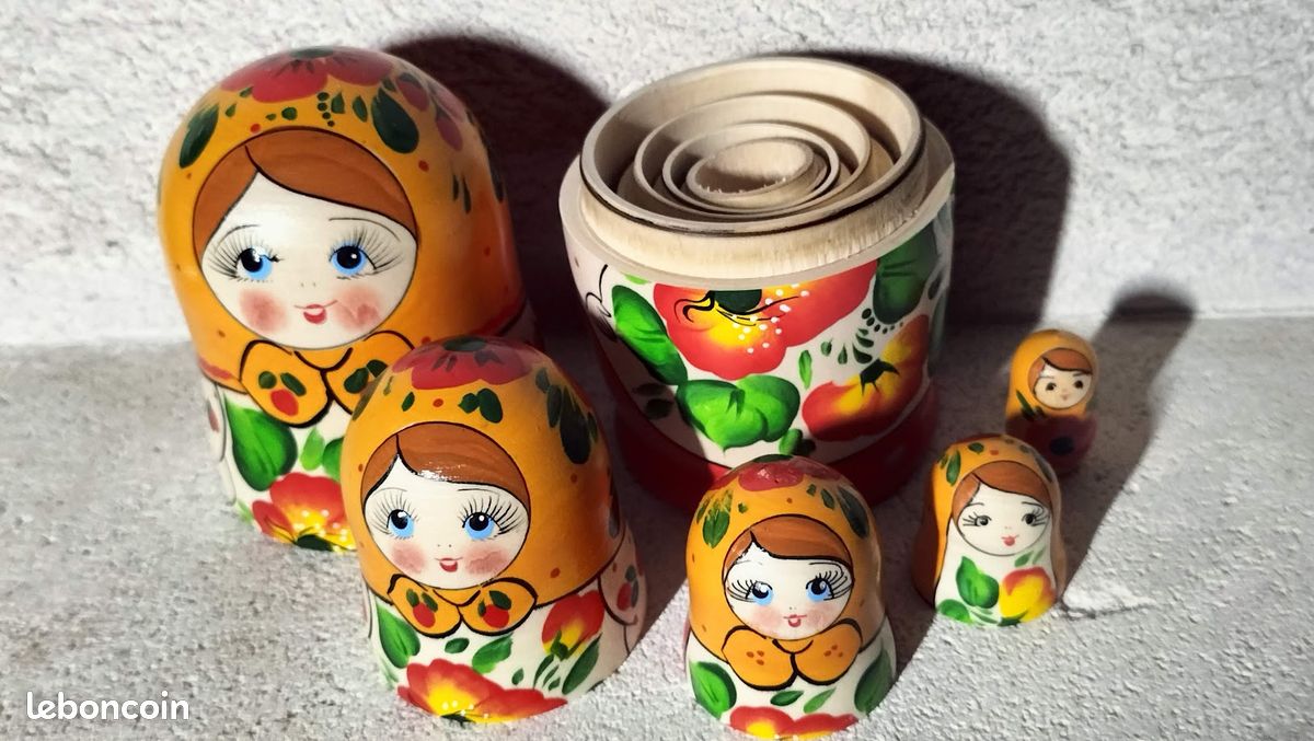 Matriochka 3 pièces - Sapin de Noel T9804 T9804 : Artisanat russe sur notre boutique en ligne - Trésors de Russie