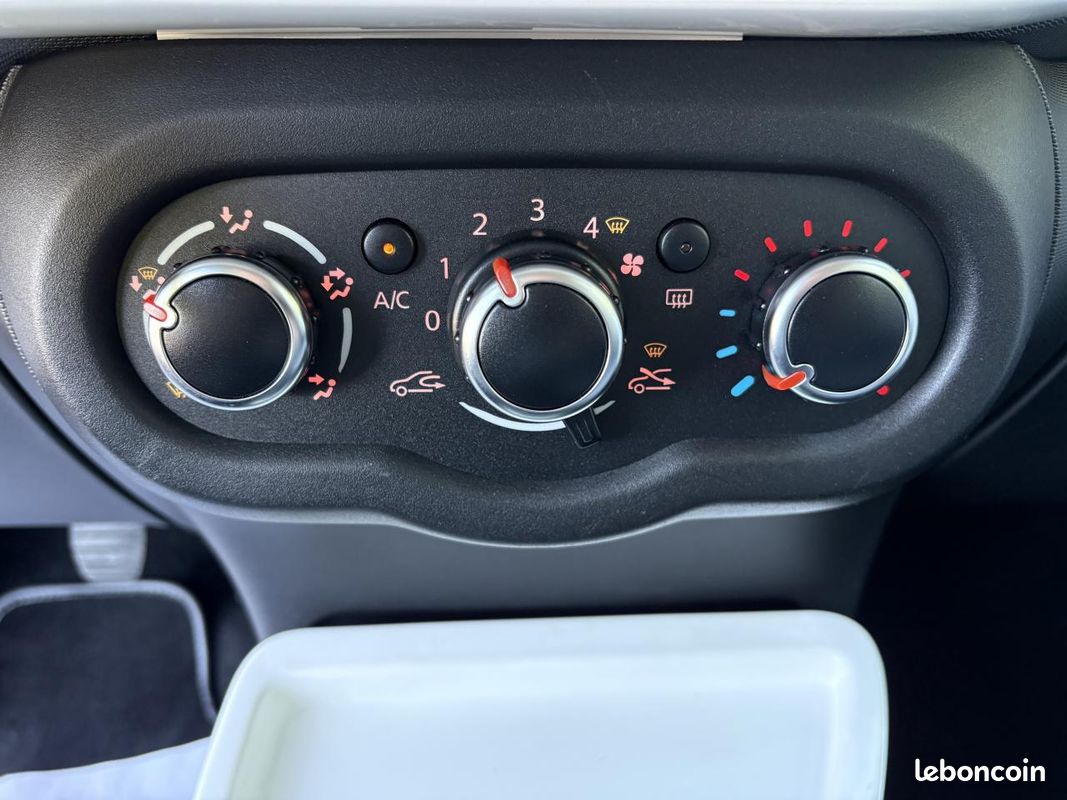 RENAULT TWINGO III 0.9 Energy TCe - 90 E6C BERLINE Intens (image 15)