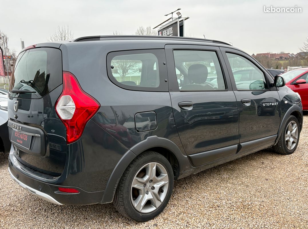 DACIA LODGY 1.5 BLUEDCI 115 CH 7 PLACES FINITION STEPWAY 108982KM 13990e DISTRIBUTION NEUVE POSSIBILITÉ D'EXTENSION DE GARANTIE DE 60 MOIS REPRISE / FINANCEMENT POSSIBLE (image 3)