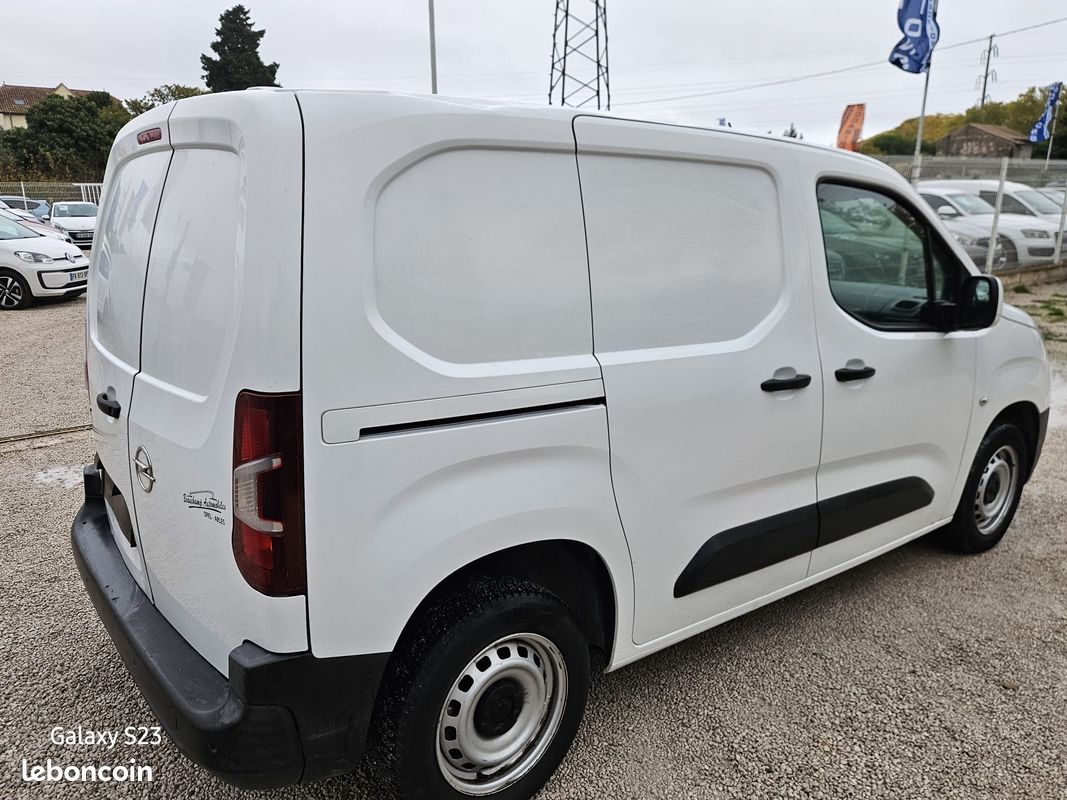 Opel Combo Cargo 1.5 CDTI 100cv Standard Pack Clim 2020 1ère Main (image 4)