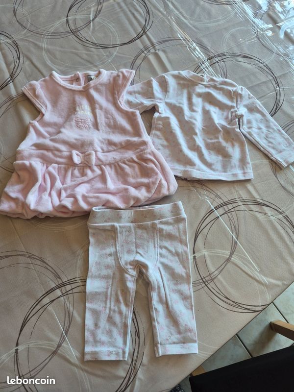 Vêtements bébé fille 1mois en lot (image 8)