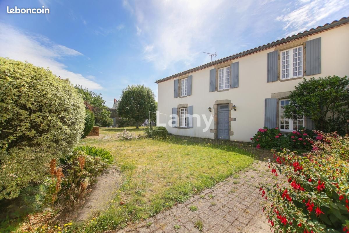Maison 200 m² · à Bellevigny · 200 m² · 423 000 €