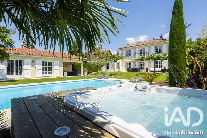 Maison 7 pièces 186 m² · à Saint-Bonnet-les-Oules · 186 m² · 749 500 €