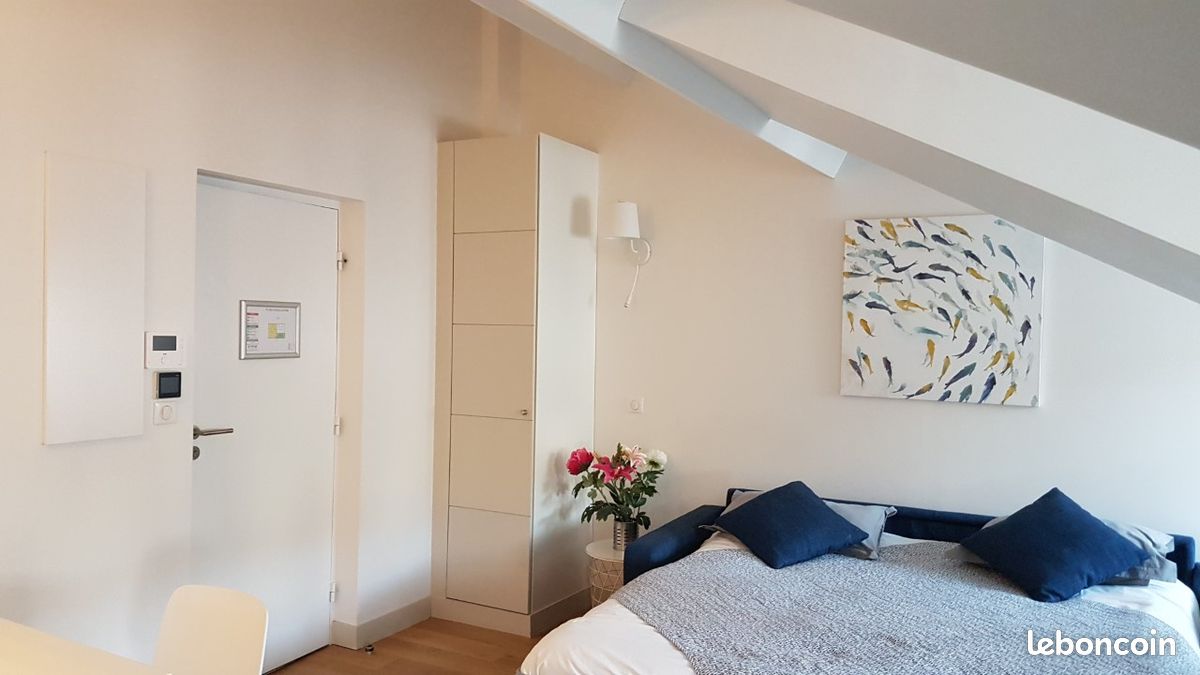 Appartement 1 pièce 22 m² · à Versailles · 22 m² · 865 €
