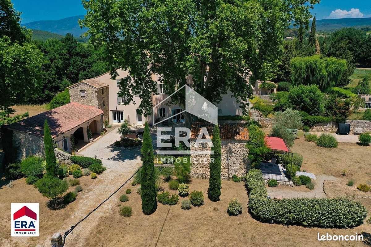 Maison 15 pièces 467 m² · à Villes-sur-Auzon · 467 m² · 890 000 €