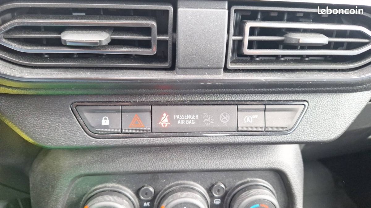 Dacia sandero sce 65 22 confort (image 28)