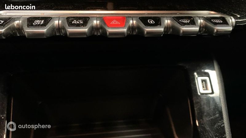 Peugeot 2008 1.2 PureTech 100ch S&S Style (image 30)