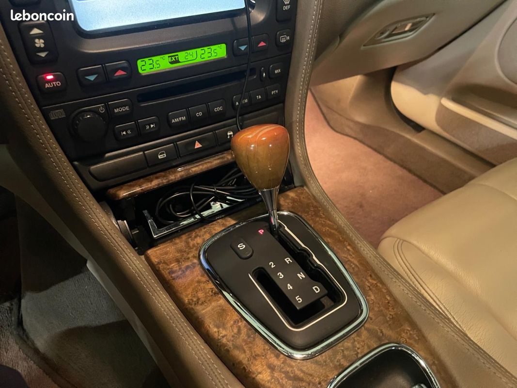 Jaguar s-type jaguar 4.2 300 se plus bva (image 17)