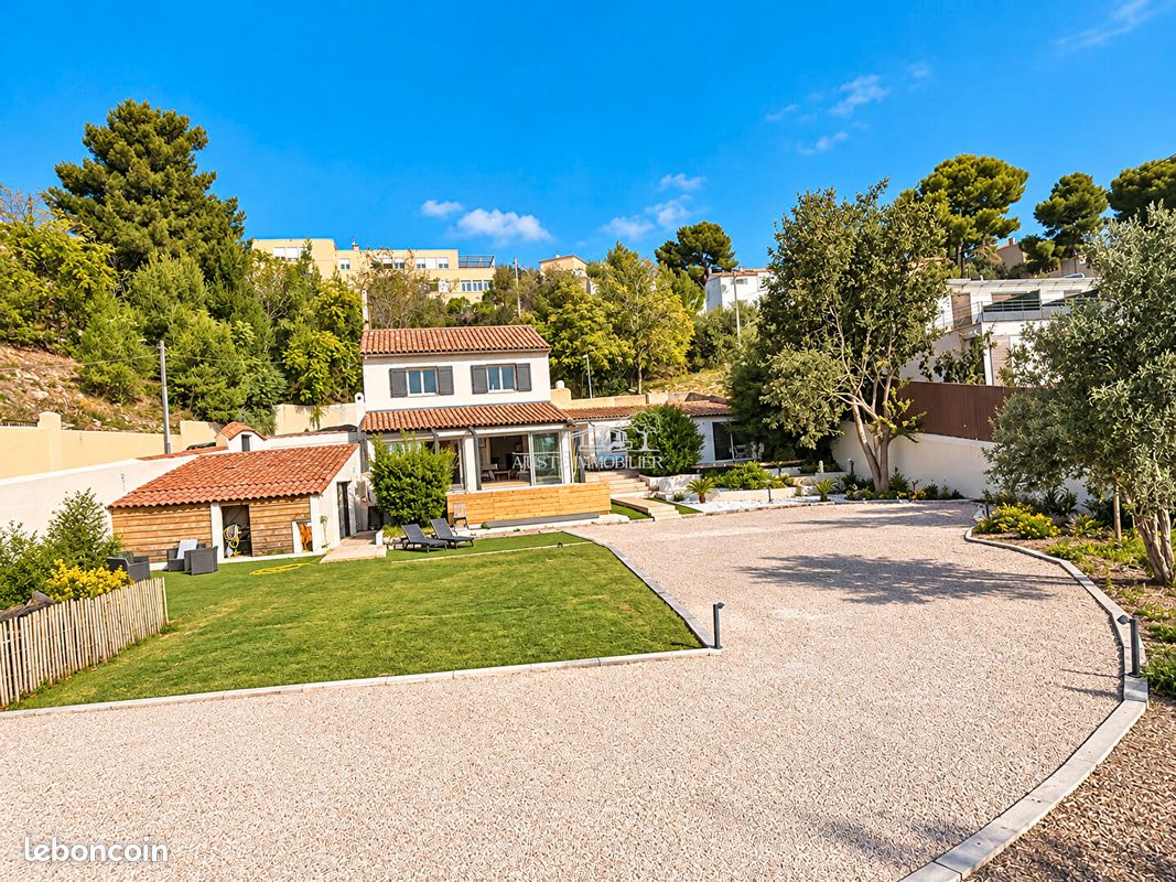 Maison 7 pièces 230 m² · à Marseille · 230 m² · 698 000 €