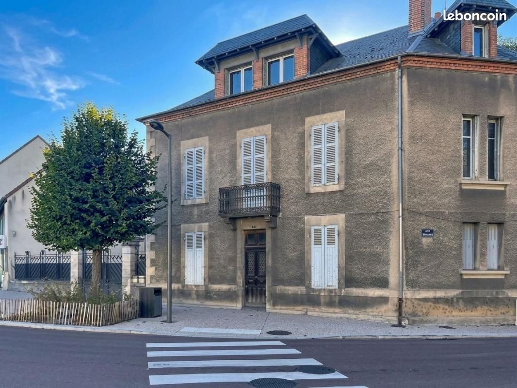 Maison 6 pièces 183 m² · à Varennes-sur-Allier · 183 m² · 130 800 €