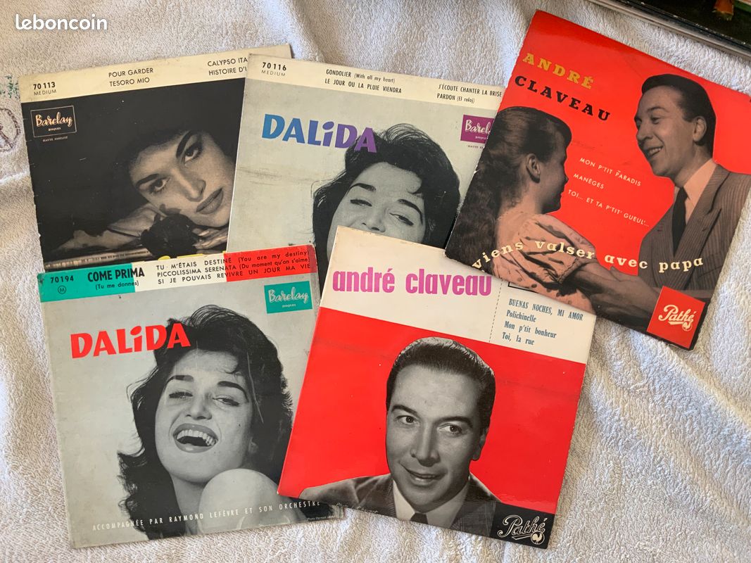 Lot de vinyles 45 tours des années 50 et 60 (image 3)