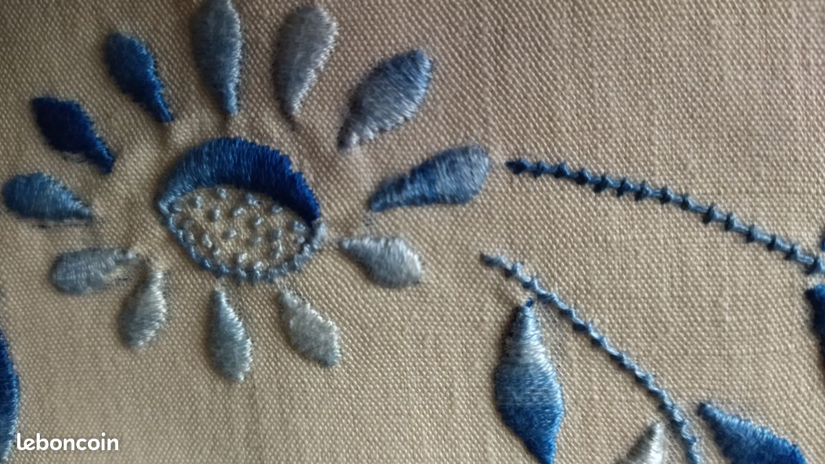 Drap Métis Ancien Neuf Bourdon - Broderie Et Liseré Bleu - 240x200 Cm - Fabriqué France