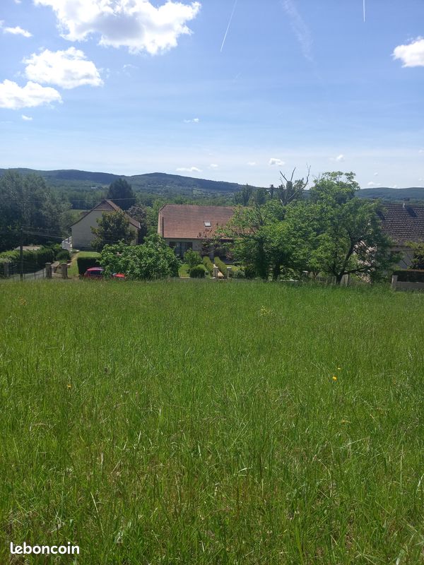 Terrain a batir · à Saint-Pantaléon-de-Larche · 30 000 €