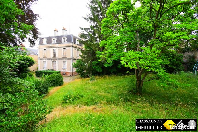 Maison 15 pièces 490 m²