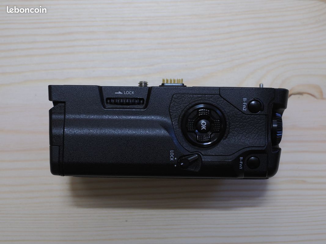Grip Olympus HLD-9, très bon état (image 1)