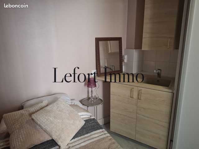 Appartement 1 pièce 10 m² · à Versailles · 10 m² · 429 €/mois