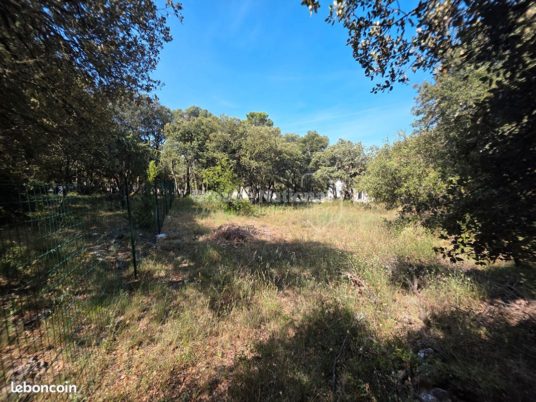 Terrain 1011 m² · à Ginasservis · 1 011 m² · 120 000 €