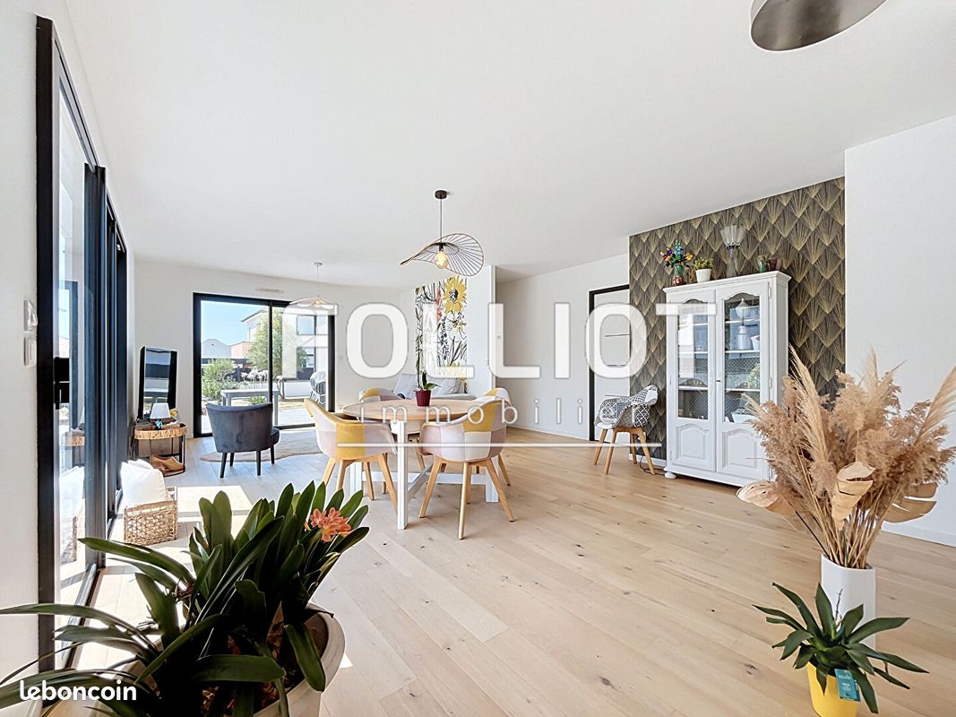 Maison 5 pièces 90 m² · à Bréhal · 90 m² · 399 000 €
