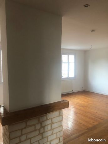 Loue T4 duplex meublé situé en plein centre ville