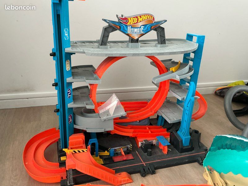 Hot Wheels City Méga Garage, coffret de jeu pour petites voitures avec circuit et pistes, Jouet pour enfant, (image 2)