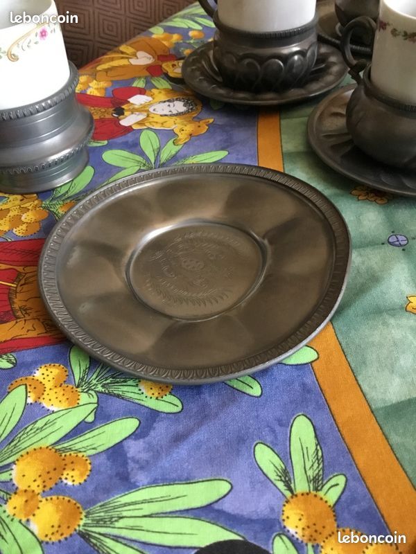 6 tasses à café en étain et porcelaine avec soucoupes anciennes (image 11)