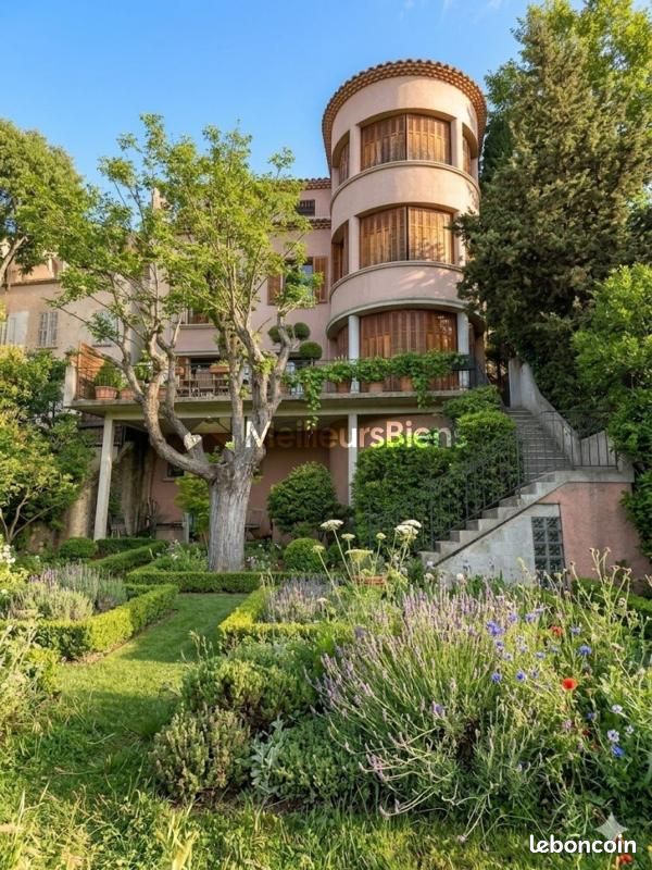Maison 10 pièces 255 m² · à Marseille · 255 m² · 620 000 €
