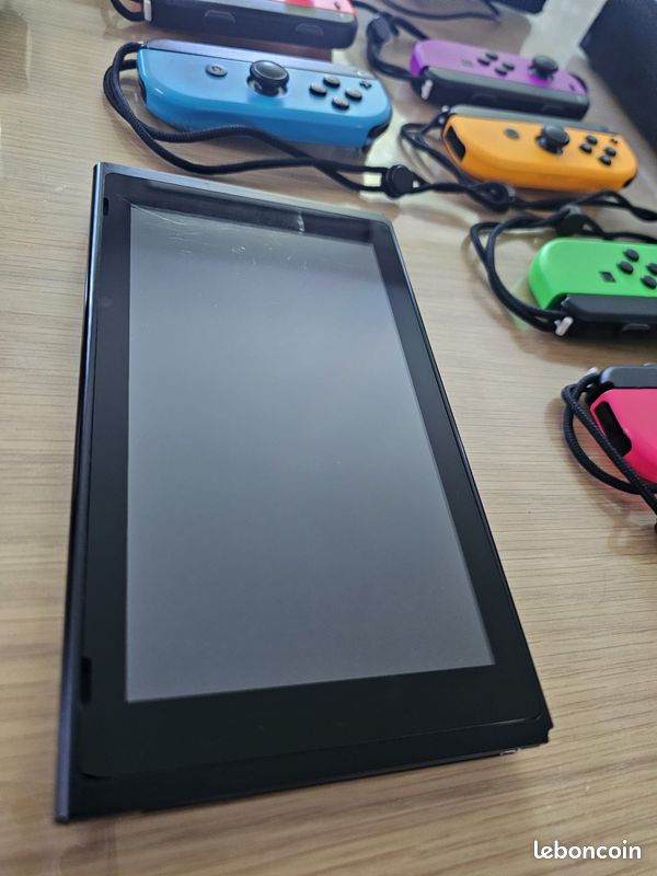 Pack Nintendo Switch V1 (Non-OLED) + 3 paires de Joy-Con + accessoires - lot complet (image 5)