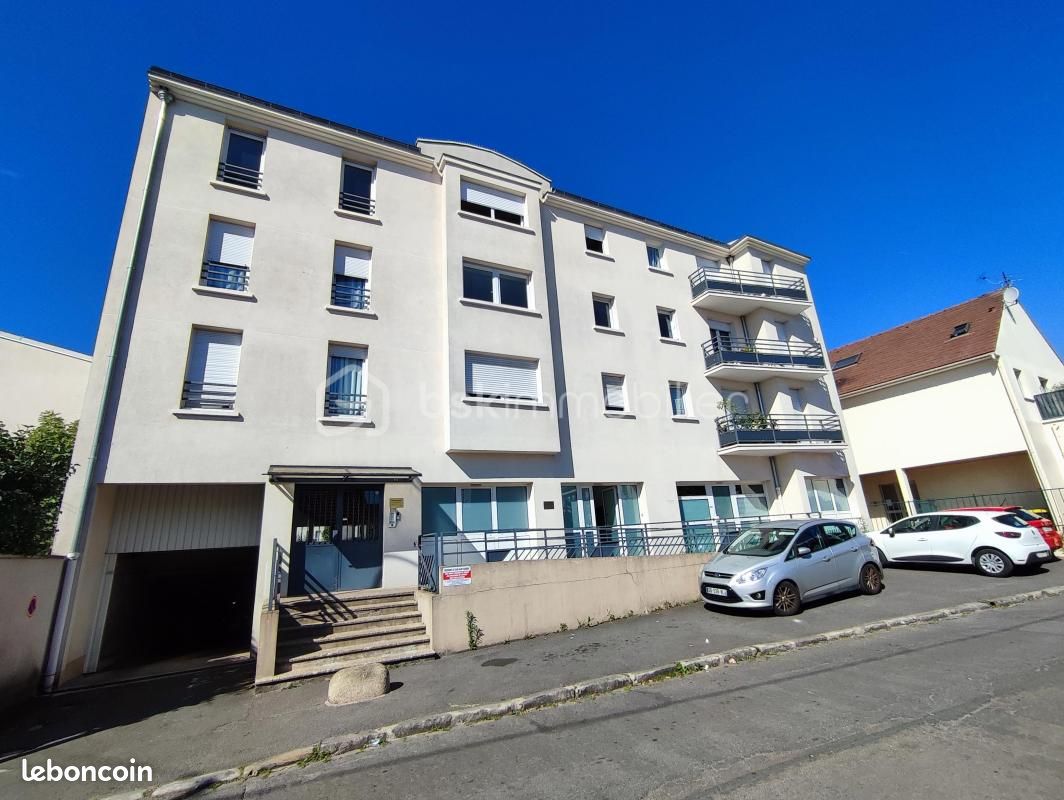 Parking 12 m² · à Savigny-sur-Orge · 12 m² · 90 €/mois