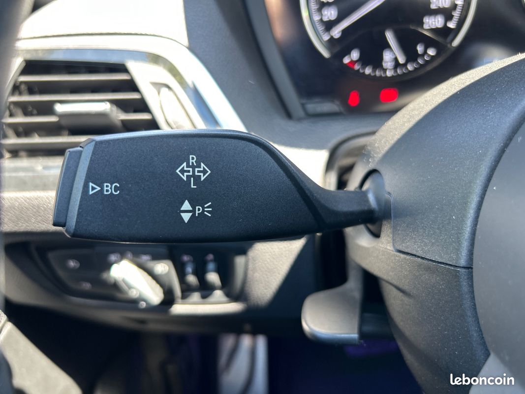 BMW SERIE 1 2.0 120 I 185CH ULTIMATE M-SPORT BVA8-CARPLAY+STYLE 135I+LIGNE A CLAPEt (image 19)